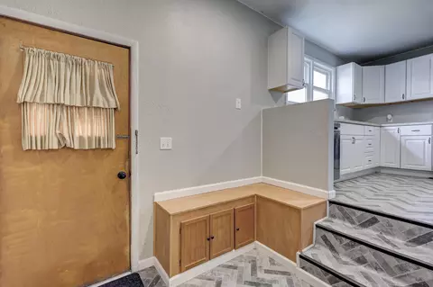 Entry Way - 4094 Parkview Dr, Frontenac, KS 66763 photo 1 of 2