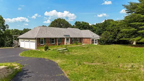 882 Bryant Rd, Chestnutridge, MO 65630