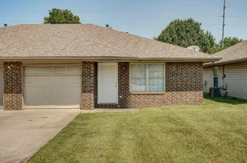 1003-1005 W Edgewood St, Springfield, MO 65807 photo 3