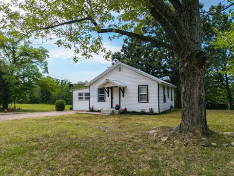 407 Grand Ave, Ava, MO 65608