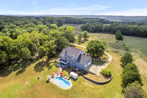 880 Roberts Rd, Kissee Mills, MO 65680
