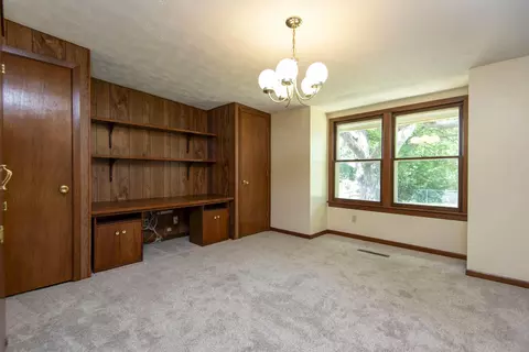 725 W Jean St, Springfield, MO 65803 photo 10