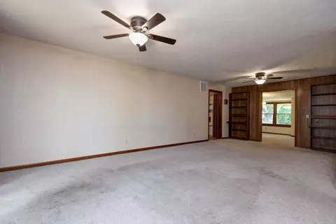 725 W Jean St, Springfield, MO 65803 photo 2