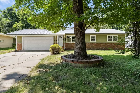 1312 E Rosebrier St, Springfield, MO 65804