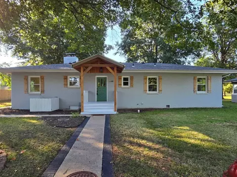618 N Main St, Mount Vernon, MO 65712