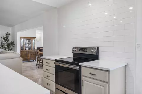 Kitchen - 1188 Hampton Rd, Reeds Spring, MO 65737 photo 4 of 5