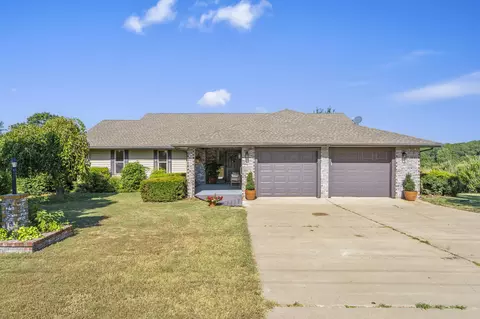 Exterior - 1188 Hampton Rd, Reeds Spring, MO 65737 photo 2 of 8