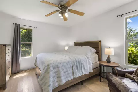 Bedroom - 1188 Hampton Rd, Reeds Spring, MO 65737 photo 3 of 6