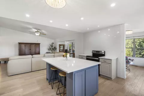 Kitchen - 1188 Hampton Rd, Reeds Spring, MO 65737 photo 5 of 5