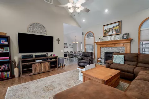 2631 S Jonathan Ave, Springfield, MO 65807 photo 4