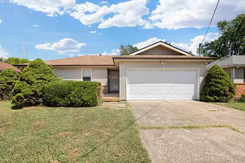 3921 W Young St, Springfield, MO 65803