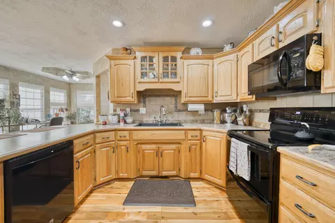 2052 W High Point St, Springfield, MO 65810 photo 14