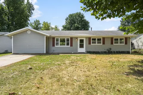 512 Country Ln, Mount Vernon, MO 65712