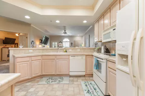 Kitchen - 200 Glory Rd #D2, Branson, MO 65616 photo 3 of 3