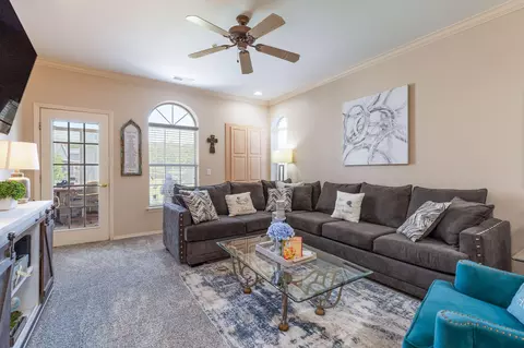 Living - 200 Glory Rd #D2, Branson, MO 65616 photo 1 of 2
