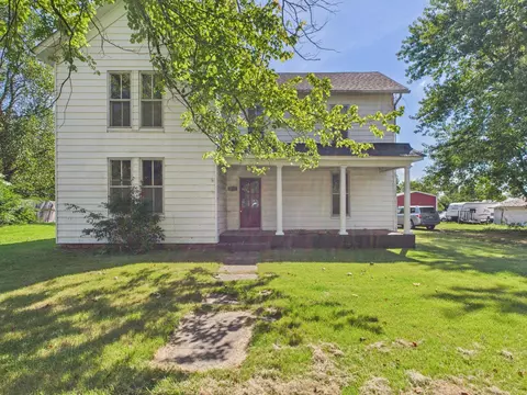 212 N Main St, Licking, MO 65542