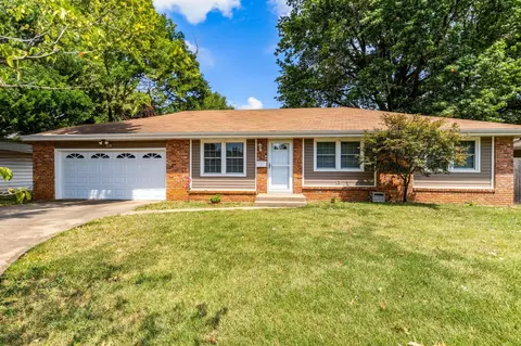 1119 E Greenwood St, Springfield, MO 65807