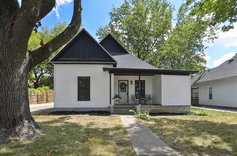 1530 N Robberson Ave, Springfield, MO 65803 photo 1