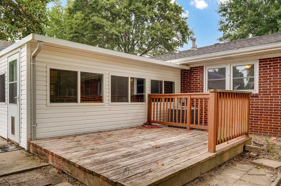 Exterior - 2153 N Link Ave, Springfield, MO 65803 photo 6 of 11