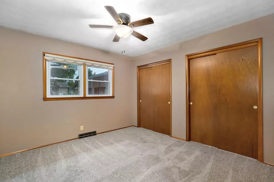 Bedroom - 2153 N Link Ave, Springfield, MO 65803 photo 3 of 4