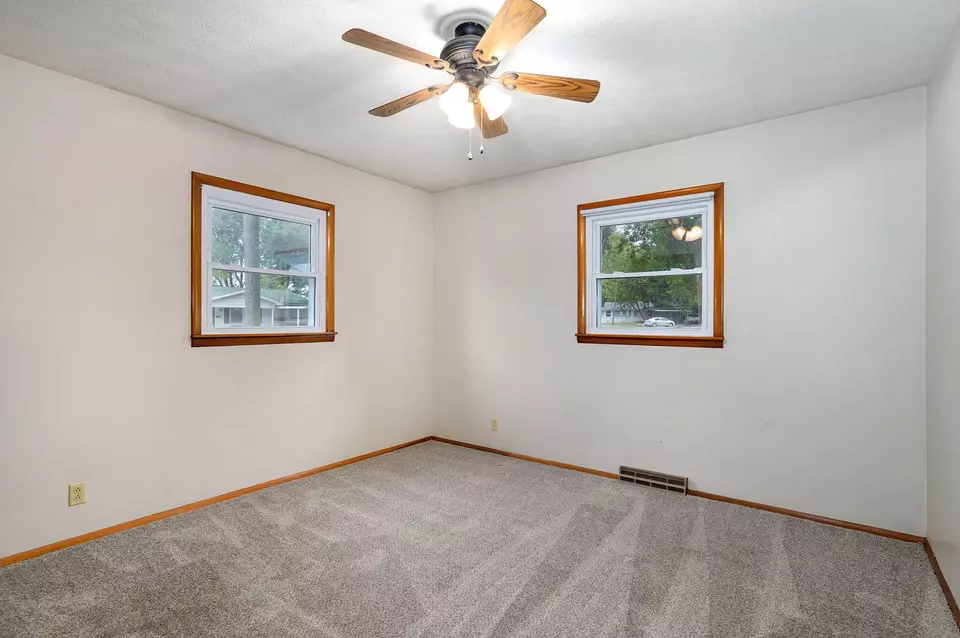 Bedroom - 2153 N Link Ave, Springfield, MO 65803 photo 2 of 4