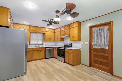 Kitchen - 2153 N Link Ave, Springfield, MO 65803 photo 1 of 3
