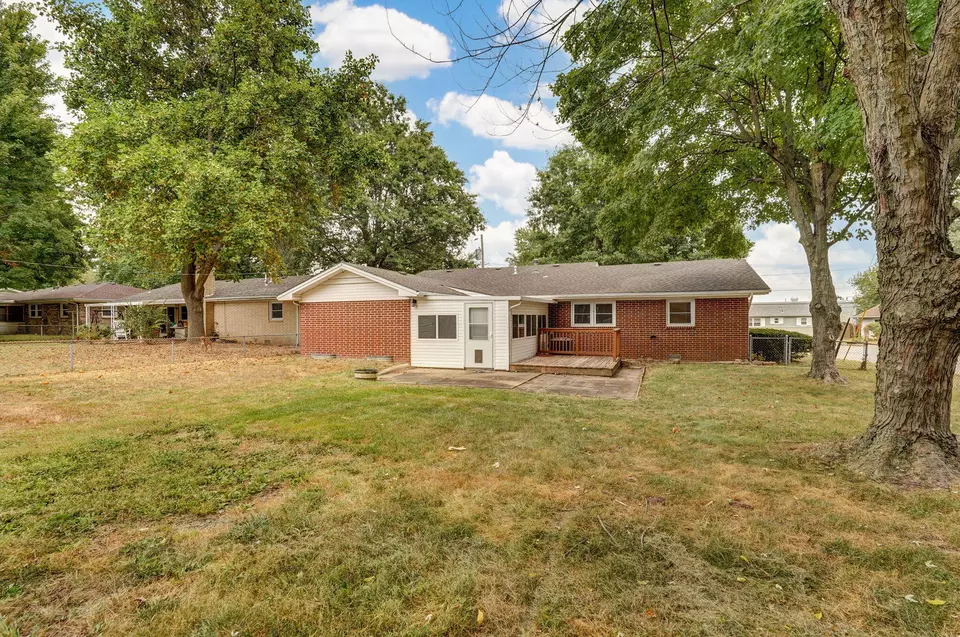 Exterior - 2153 N Link Ave, Springfield, MO 65803 photo 9 of 11