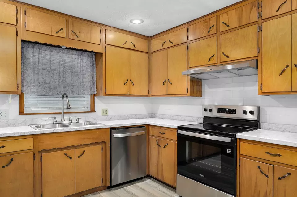 Kitchen - 2153 N Link Ave, Springfield, MO 65803 photo 3 of 3