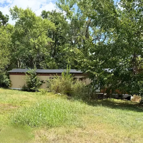 228 S Clark St, Everton, MO 65646