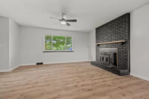 302 W Howard Ave, Billings, MO 65610 photo 5