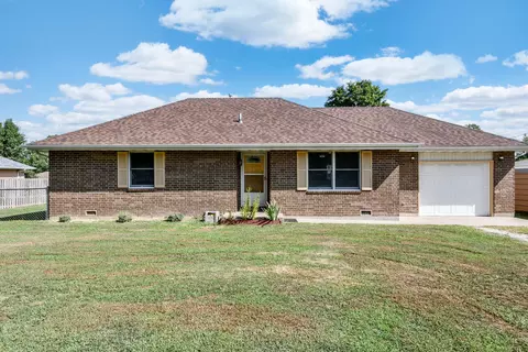 1004 Baretta Ct, Aurora, MO 65605
