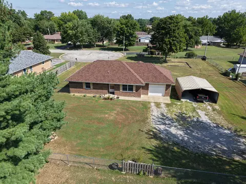 1004 Baretta Ct, Aurora, MO 65605 photo 5