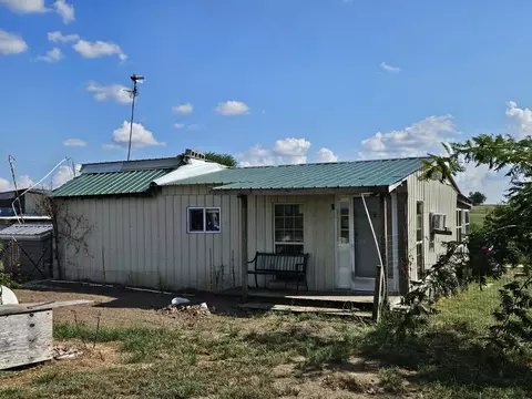 21759 Lawrence 2172, Aurora, MO 65605