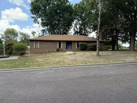 300 S Cedarbrook Dr, Monett, MO 65708 photo 1