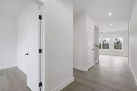 Entry Way - 116 E Acacia Cir, Clever, MO 65631 photo 1 of 5