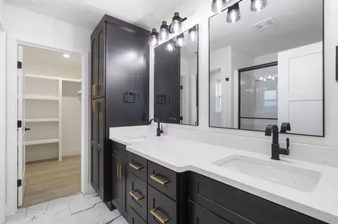 Bath - 116 E Acacia Cir, Clever, MO 65631 photo 2 of 7