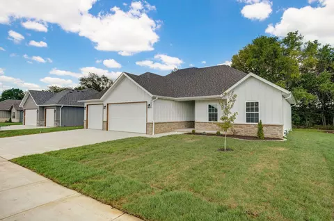 1430 N Collins Dr, Republic, MO 65738 photo 3