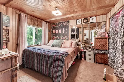 Bedroom - 11675 State Highway 76, Forsyth, MO 65653 photo 1 of 5