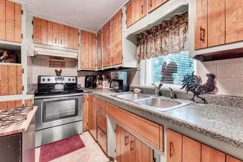 Kitchen - 11675 State Highway 76, Forsyth, MO 65653 photo 2 of 8