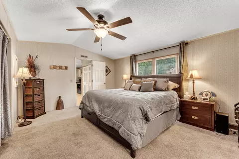 Bedroom - 11675 State Highway 76, Forsyth, MO 65653 photo 4 of 5