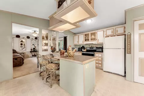 Kitchen - 11675 State Highway 76, Forsyth, MO 65653 photo 5 of 8