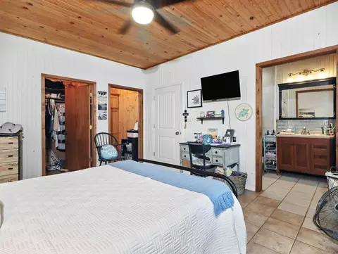 Bedroom - 2186 County Road 502, Gainesville, MO 65655 photo 3 of 5