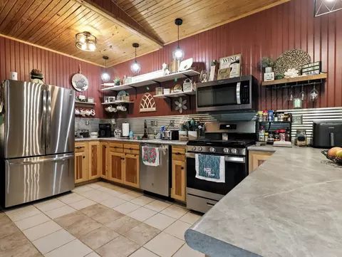 Kitchen - 2186 County Road 502, Gainesville, MO 65655 photo 2 of 3
