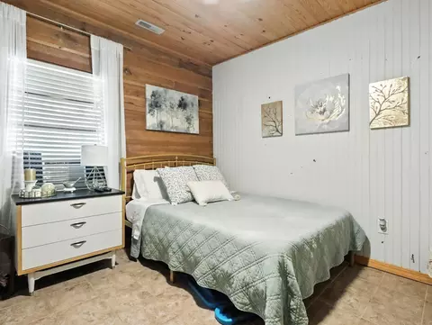 Bedroom - 2186 County Road 502, Gainesville, MO 65655 photo 4 of 5
