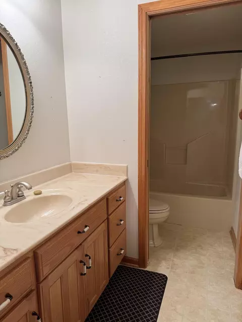 Bath - 93 W Wind Way, Squires, MO 65755 photo 4 of 4