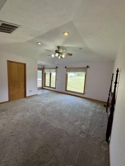 Bedroom - 93 W Wind Way, Squires, MO 65755 photo 1 of 4