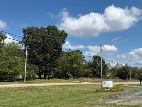821 E Main St, Willow Springs, MO 65793 photo 1