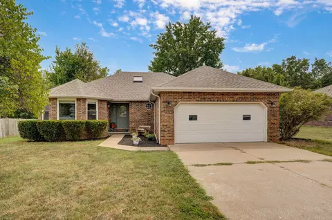 424 Sleepy Mdw, Mount Vernon, MO 65712
