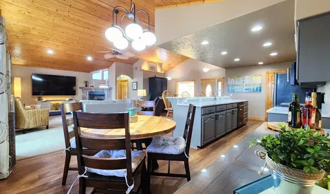 Dining - 981 Skyview Dr, Branson, MO 65616 photo 1 of 3