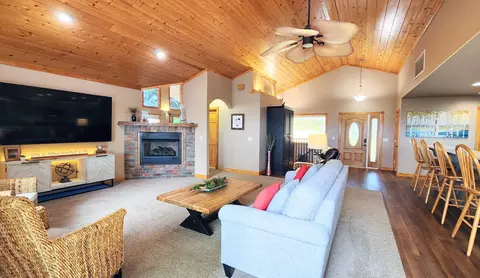 Living - 981 Skyview Dr, Branson, MO 65616 photo 4 of 4